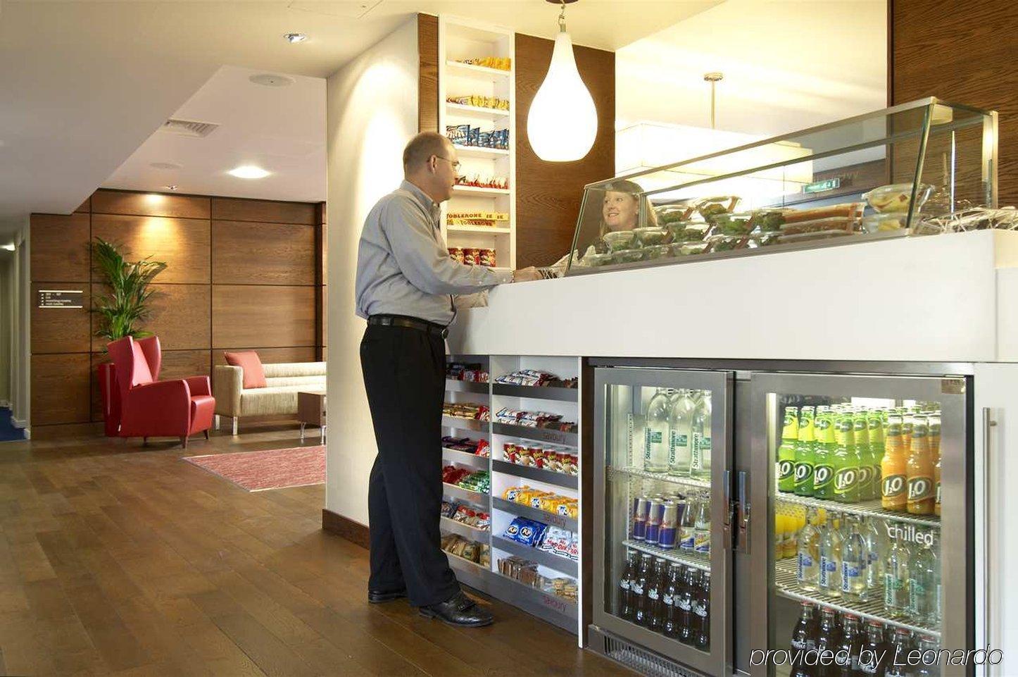 מלון Hampton By Hilton London קרוידון מסעדה תמונה
